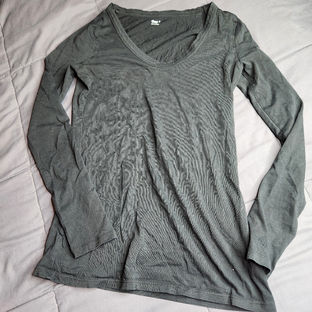 Gap Long Sleeved Scoop Neck T-Shirt